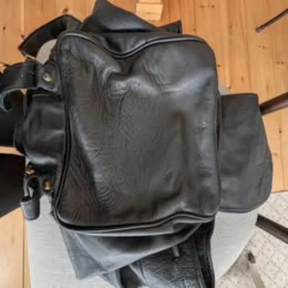 Holt Renfrew - Picture 4 of 4